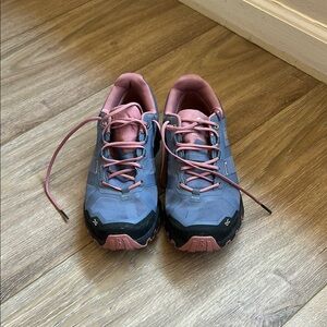 Women’s ON running cloudventure waterproof shoes